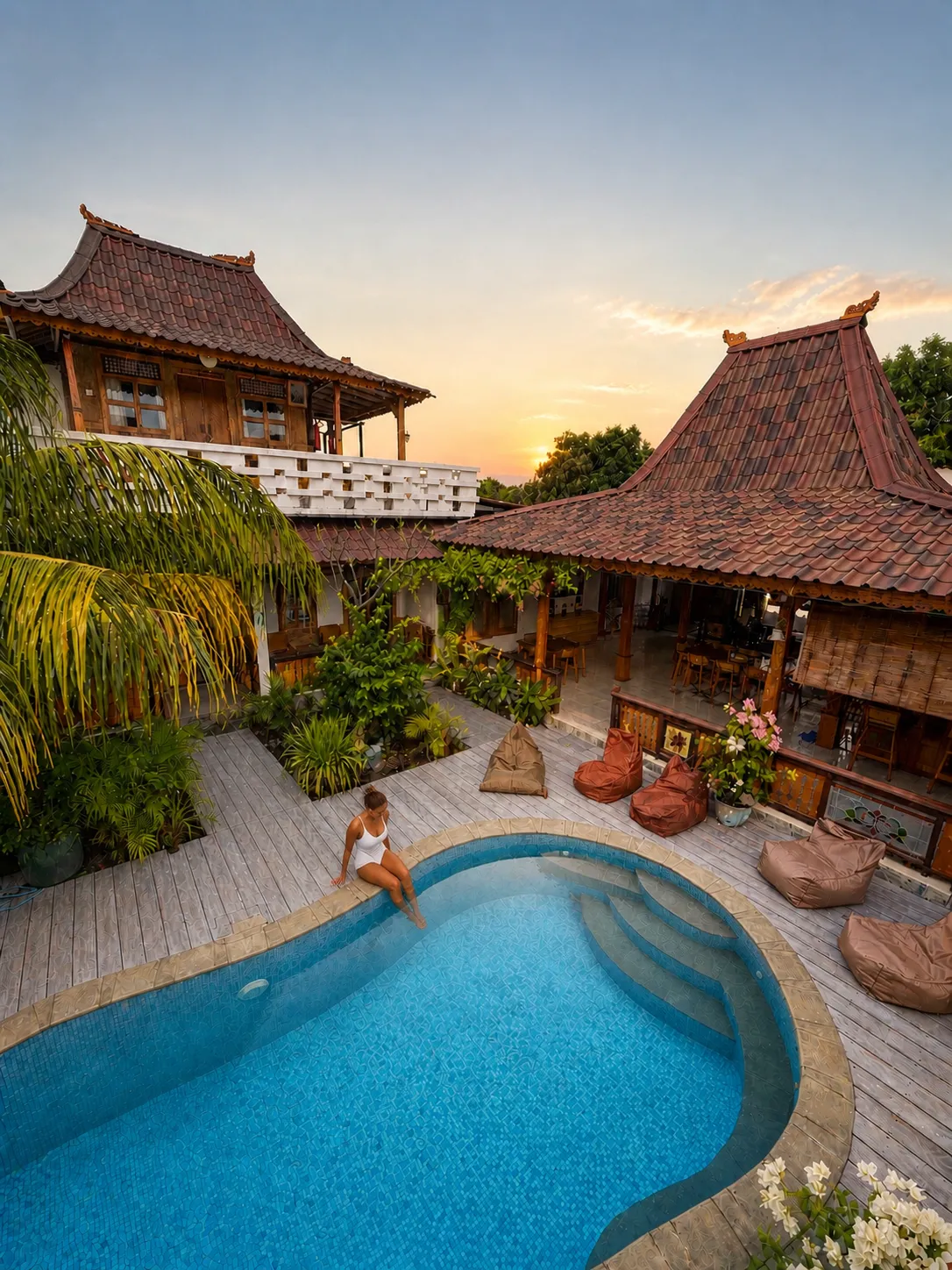 Dewi Sri — tropical retreat villa with pool and gardens, Gili Air